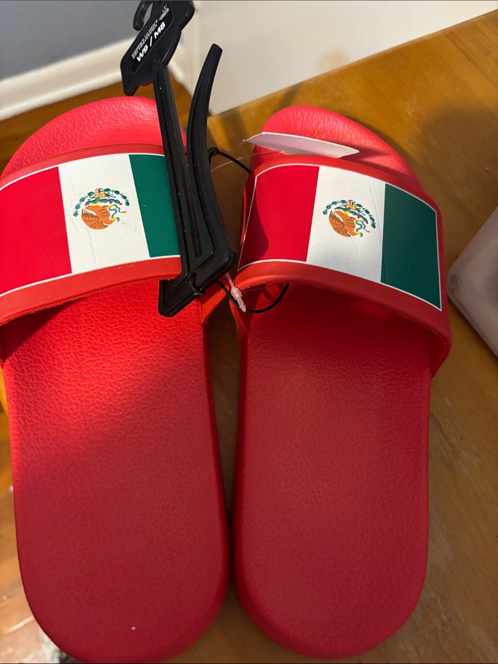 Mexico Red Flag-Detail Slide Sandals - Women
